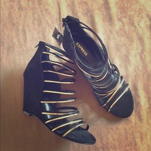Express wedge shoes